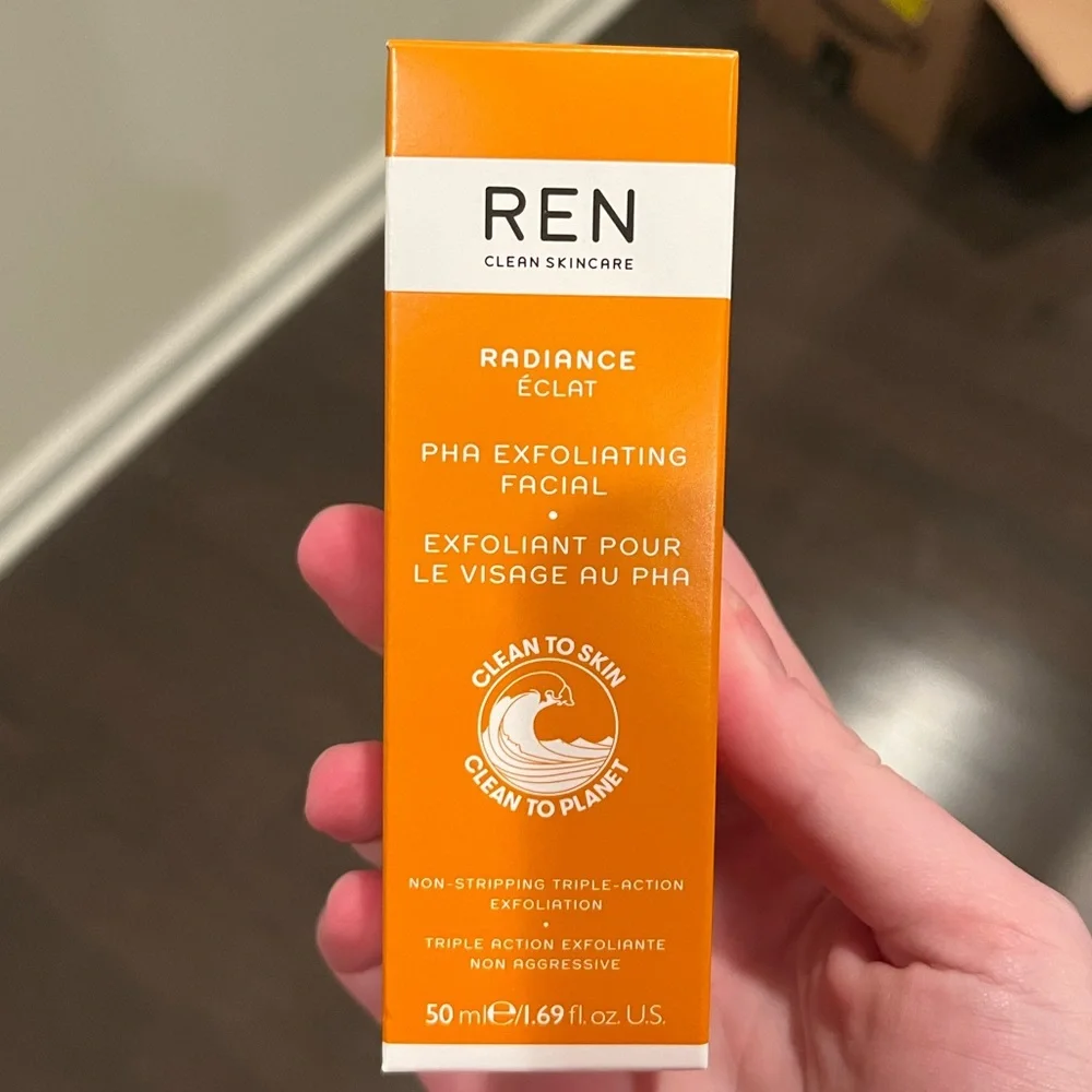 REN - RADIANCE PHA EXFOLIATING FACIAL